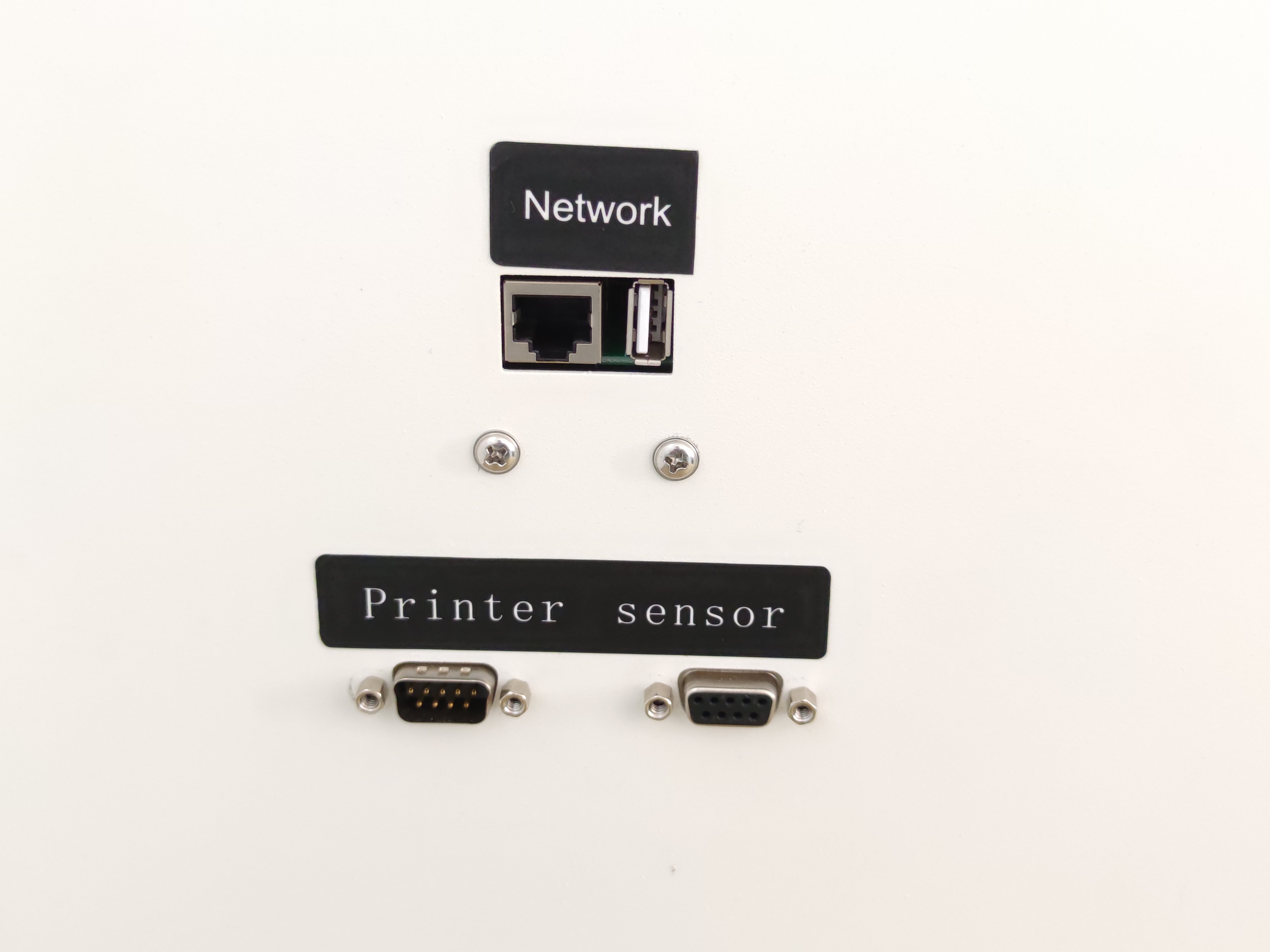 9 interfaccia di rete e interfaccia USB per fotocamera